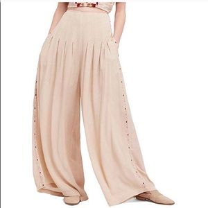Free People " Santoshi"Pants 🌅🌅